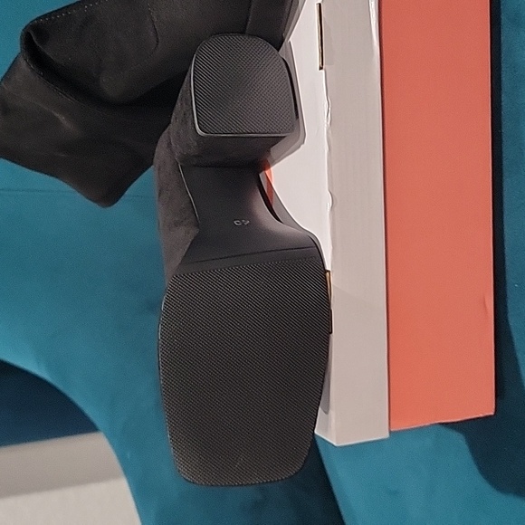 Black mid calf boots suede size 8 - Picture 3 of 4